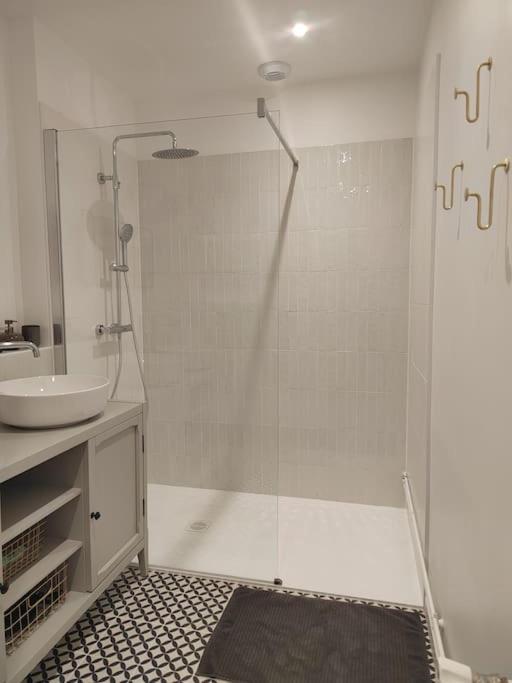 Magnifique Appartement Le Nid Des Thermes Bagnères-de-Bigorre Buitenkant foto